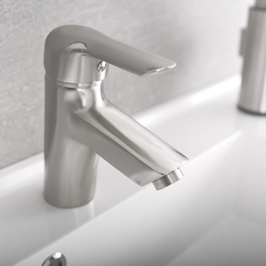 DAX Single Handle Bathroom Faucet, Brass Body, Brushed Finish, 5-3/16 x 6-1/8 Inches (DAX-9201-BN)